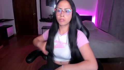 Snapshot of yesie_hot2 chatting on 12-30-24, 02:09 yesie_hot2 online show from 12-30-24, 02:09