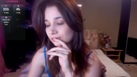 Snapshot of yesofie chatting on 02-10-26, 08:40 Sofie online show from 02-10-26, 08:40