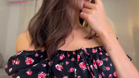 Snapshot of yessasha1 chatting on 12-21-25, 06:26 Amy online show from 12-21-25, 06:26