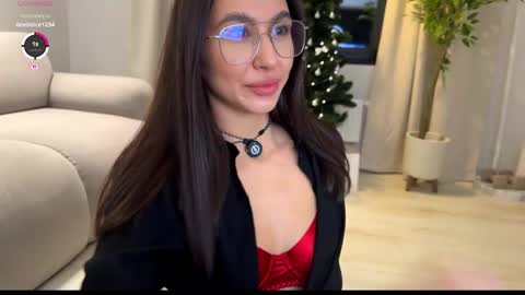 Snapshot of yessasha1 chatting on 01-18-26, 04:44 Amy online show from 01-18-26, 04:44