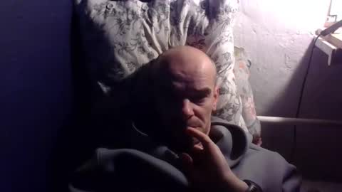 yewloo online show from 10-27-25, 03:49