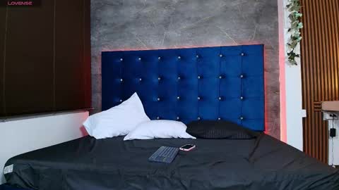  YIN  YANG  online show from 09-26-25, 02:04