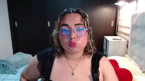 Snapshot of yini_angel07 chatting on 02-27-26, 04:56 hii i am yini online show from 02-27-26, 04:56