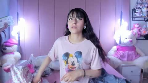 Snapshot of yinyang_luar chatting on 12-15-25, 07:40 yinyang_luar online show from 12-15-25, 07:40