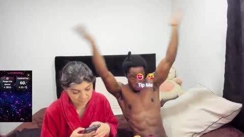 Snapshot of yinyyanghot chatting on 10-21-25, 12:33 yinyyanghot online show from 10-21-25, 12:33