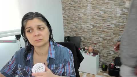 Snapshot of yinyyanghot chatting on 11-24-25, 03:56 yinyyanghot online show from 11-24-25, 03:56