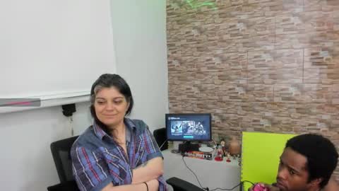 Snapshot of yinyyanghot chatting on 11-28-25, 05:21 yinyyanghot online show from 11-28-25, 05:21