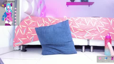 Snapshot of yiovanna19 chatting on 01-15-25, 02:56 Yiovanna online show from 01-15-25, 02:56