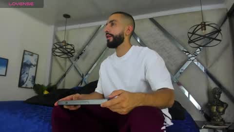 Yiyo online show from 02-08-25, 05:08