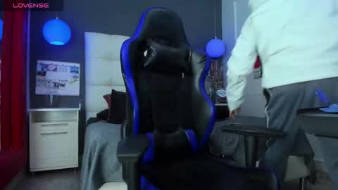 Yiyo online show from 11-16-25, 05:02