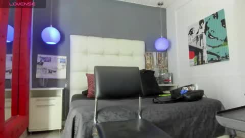 Snapshot of yiyo10_ chatting on 12-20-25, 03:13 Yiyo online show from 12-20-25, 03:13