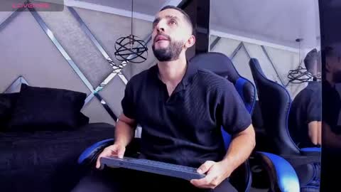 Yiyo online show from 04-14-26, 04:29