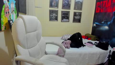 yker online show from 10-09-25, 04:32