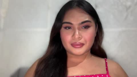 Snapshot of yllanahard chatting on 12-18-25, 12:00 yllana love online show from 12-18-25, 12:00