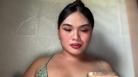 Snapshot of yllanahard chatting on 04-07-26, 03:51 yllana love online show from 04-07-26, 03:51