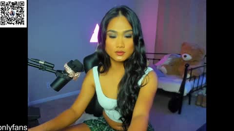 Snapshot of ynaong chatting on 12-28-24, 06:49 Palmela Handerson online show from 12-28-24, 06:49