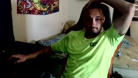 Snapshot of yobleez chatting on 06-06-26, 02:05 yobleez online show from 06-06-26, 02:05
