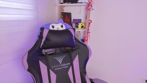 Yommi Winx online show from 11-13-25, 08:19