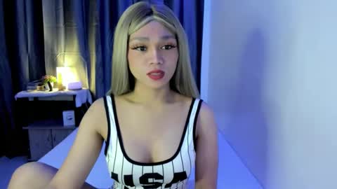 Snapshot of yonas_fucktoy chatting on 09-20-25, 02:12 yona online show from 09-20-25, 02:12