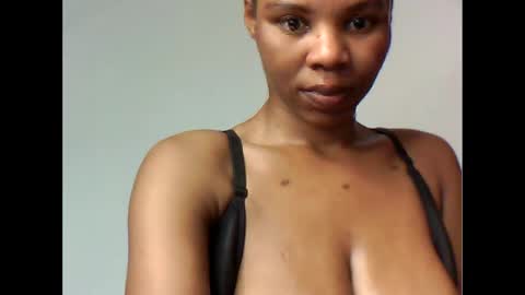 amazingkellyxx online show from 10-17-25, 07:44