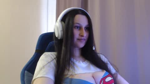 Sophie online show from 04-13-26, 02:44