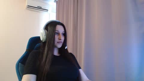 Sophie online show from 04-28-26, 02:44