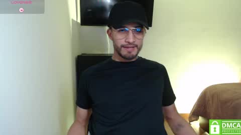 Snapshot of yoshy_man chatting on 05-08-26, 03:23 yoshy_man online show from 05-08-26, 03:23
