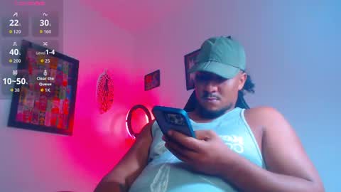 Snapshot of yosoy_enzo2020 chatting on 06-20-26, 01:41 Enzo online show from 06-20-26, 01:41
