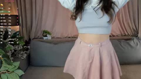 Elizabeth brunette -- Darline blonde  online show from 11-02-25, 08:17