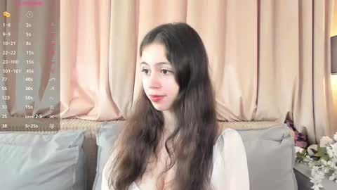 Elizabeth brunette -- Darline blonde  online show from 11-10-25, 11:31