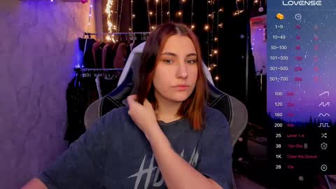 Snapshot of you_lika chatting on 12-25-24, 01:53 Lika online show from 12-25-24, 01:53