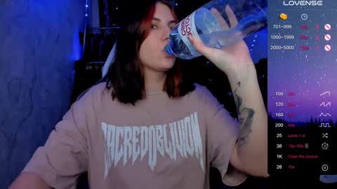 Snapshot of you_lika chatting on 01-11-25, 05:10 Lika online show from 01-11-25, 05:10