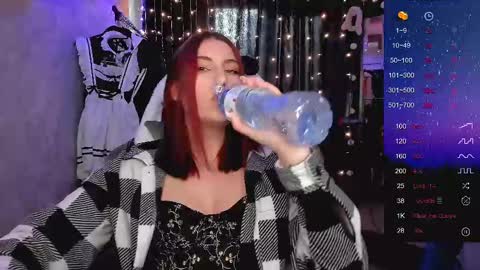 Snapshot of you_lika chatting on 03-10-25, 09:53 Lika online show from 03-10-25, 09:53