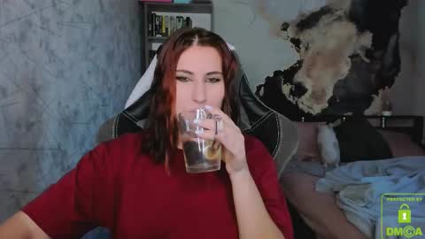 Snapshot of you_lika chatting on 09-19-25, 02:35 Lika online show from 09-19-25, 02:35