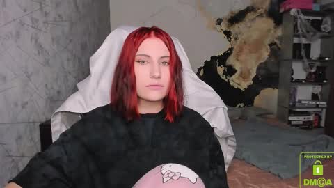 Snapshot of you_lika chatting on 10-18-25, 03:46 Lika online show from 10-18-25, 03:46