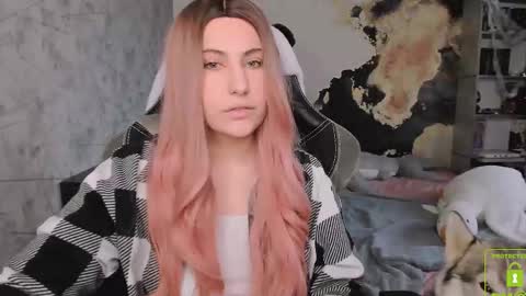 Snapshot of you_lika chatting on 10-21-25, 04:35 Lika online show from 10-21-25, 04:35