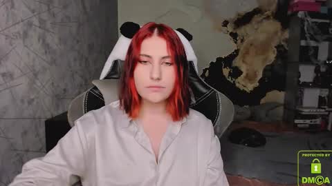 Snapshot of you_lika chatting on 10-24-25, 03:19 Lika online show from 10-24-25, 03:19