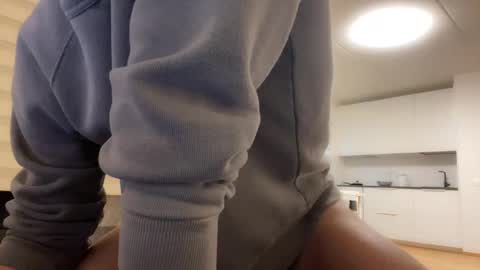 Snapshot of youcan__ chatting on 10-30-25, 01:45 youcan__ online show from 10-30-25, 01:45