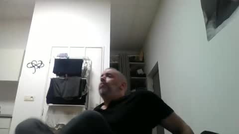 Snapshot of youdeservit chatting on 10-04-25, 06:50 CrayZio online show from 10-04-25, 06:50