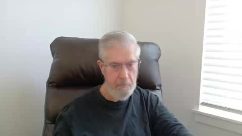 Snapshot of yougogirl_3 chatting on 10-08-25, 08:17 Colorado Guy Straight online show from 10-08-25, 08:17