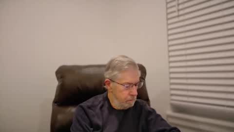 Snapshot of yougogirl_3 chatting on 11-04-25, 12:48 Colorado Guy Straight online show from 11-04-25, 12:48