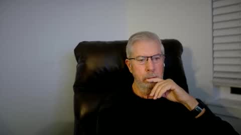 Snapshot of yougogirl_3 chatting on 12-15-25, 04:28 Colorado Guy Straight online show from 12-15-25, 04:28