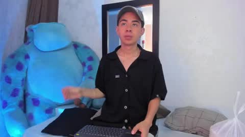 NICOLS online show from 06-01-26, 07:48