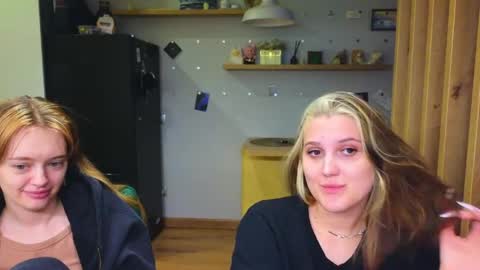 Anna and Luna online show from 05-25-26, 06:25