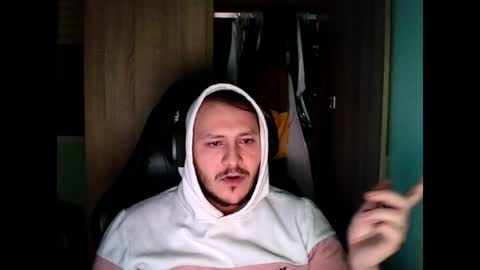 Snapshot of younromki chatting on 01-27-25, 11:54 A... online show from 01-27-25, 11:54