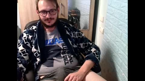 A... online show from 04-07-26, 08:42