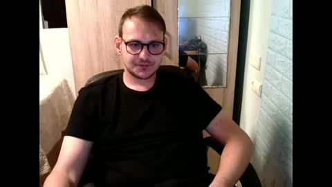 Snapshot of younromki chatting on 04-28-26, 07:08 A... online show from 04-28-26, 07:08