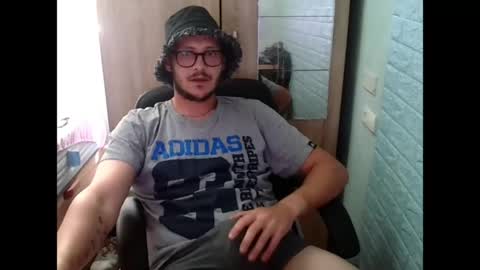 Snapshot of younromki chatting on 06-01-26, 11:23 A... online show from 06-01-26, 11:23
