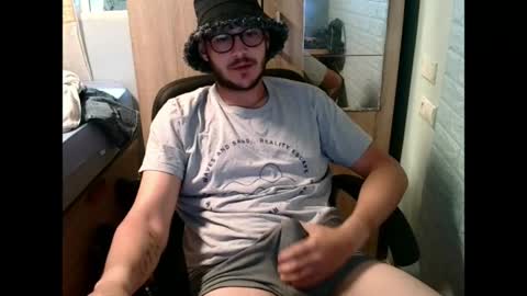 Snapshot of younromki chatting on 06-07-26, 10:52 A... online show from 06-07-26, 10:52