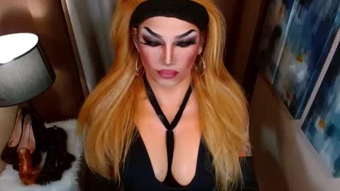 QUEEN MADISON  online show from 02-02-26, 03:49